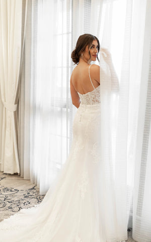 7863 - Glamorous Sweetheart Lace Fit-and-Flare Wedding Dress with Spaghetti Straps