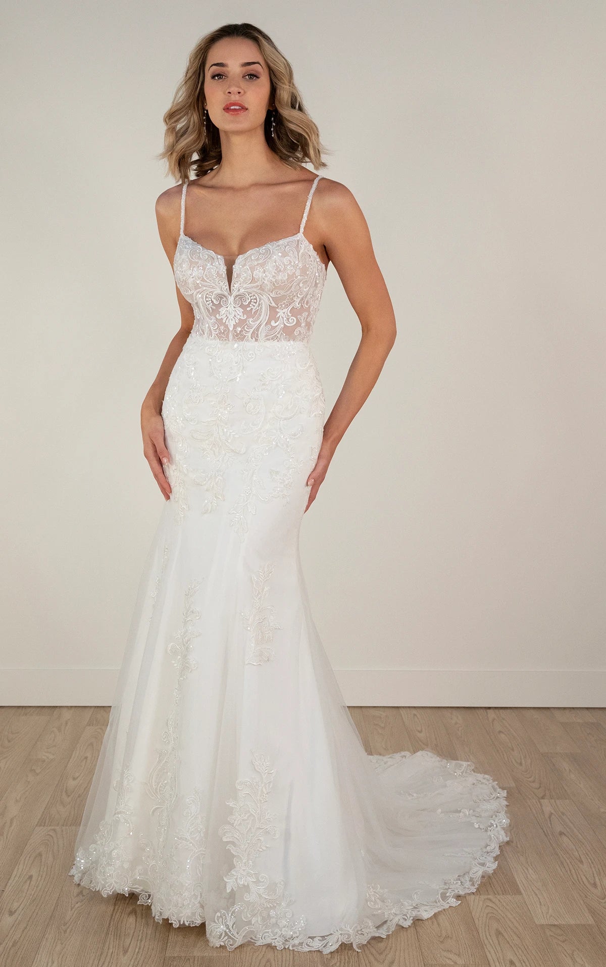 7863 - Glamorous Sweetheart Lace Fit-and-Flare Wedding Dress with Spaghetti Straps