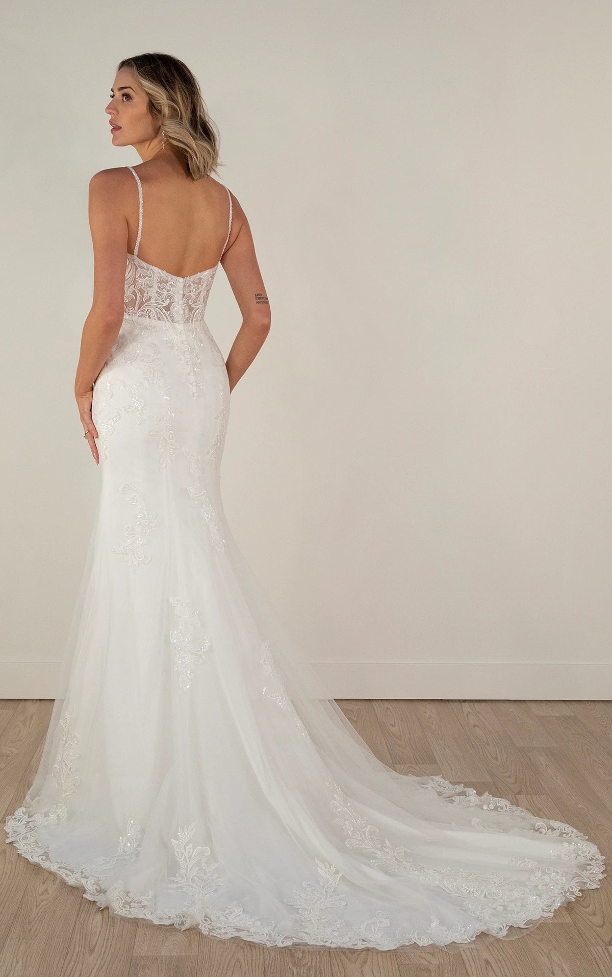 7863 - Glamorous Sweetheart Lace Fit-and-Flare Wedding Dress with Spaghetti Straps