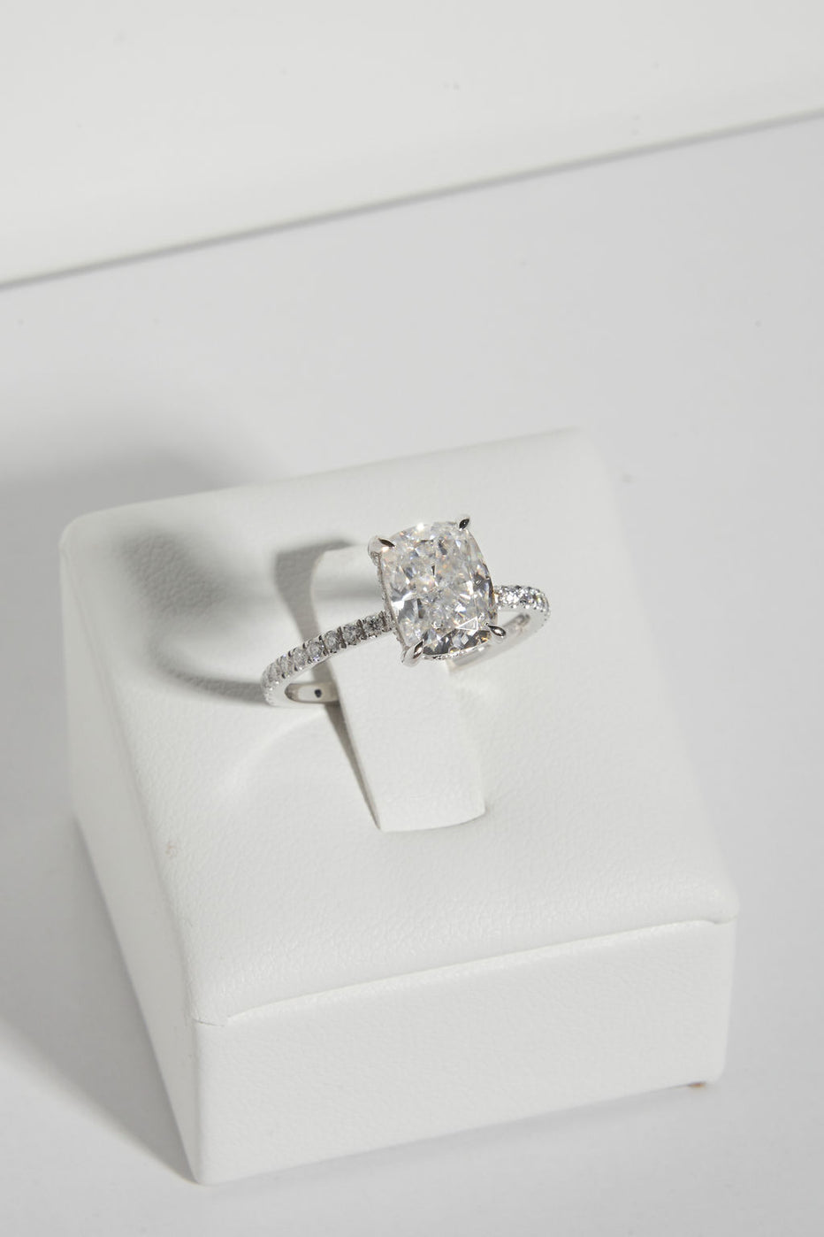 CUSHION SOLITAIRE