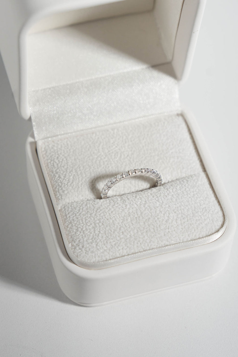 MEDIUM PAVÉ ROUND WEDDING BAND