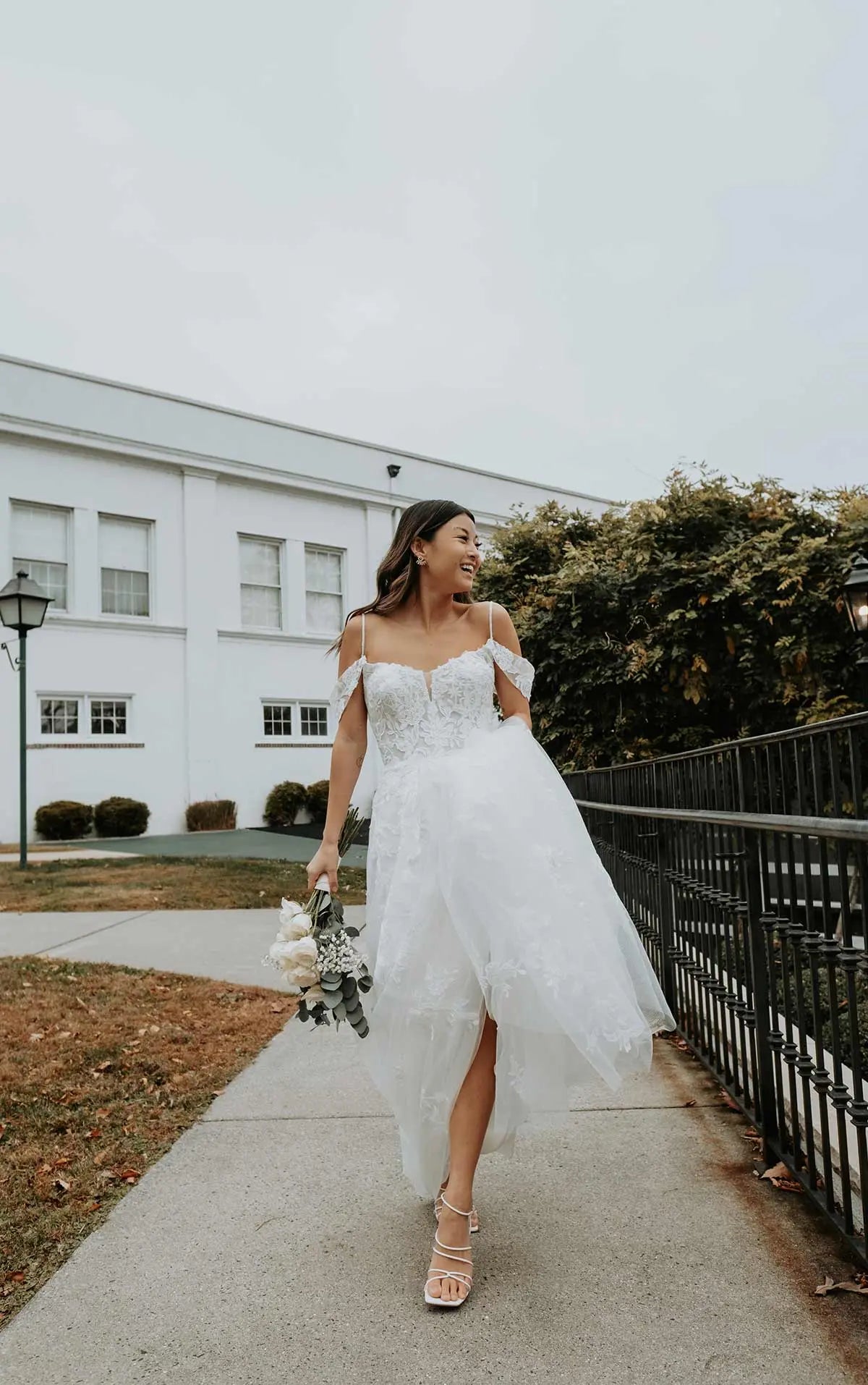 7447 - Elegant Lace A-line Wedding Dress with Off-the-shoulder Sleeves