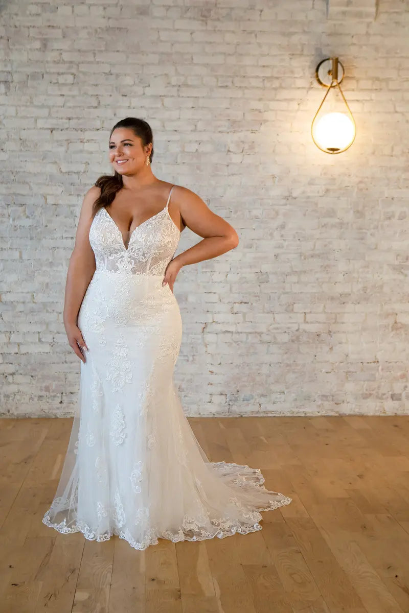 Lace Sexy Fit and Flare Bridal Gown
