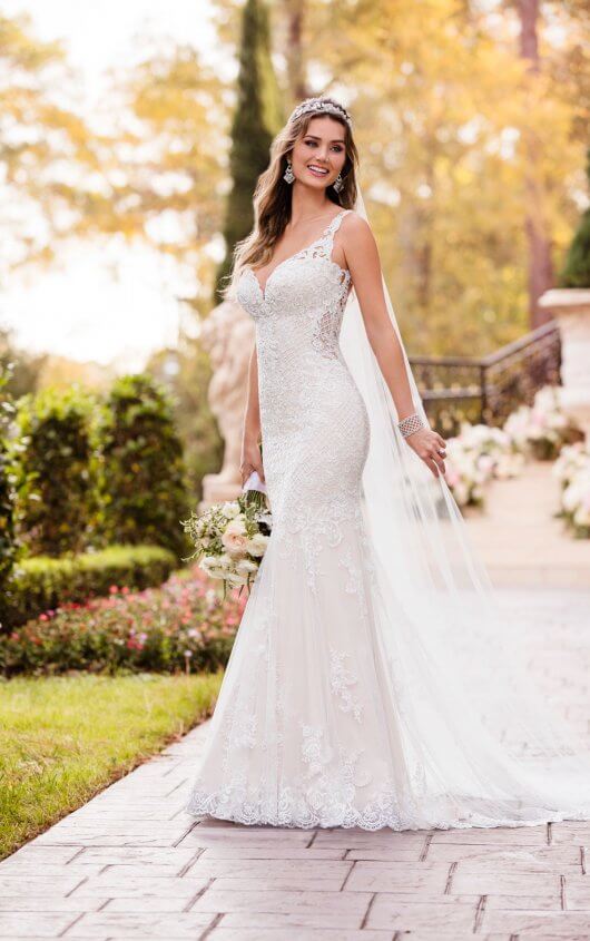 6506 Curve Hugging Vintage Wedding Gown